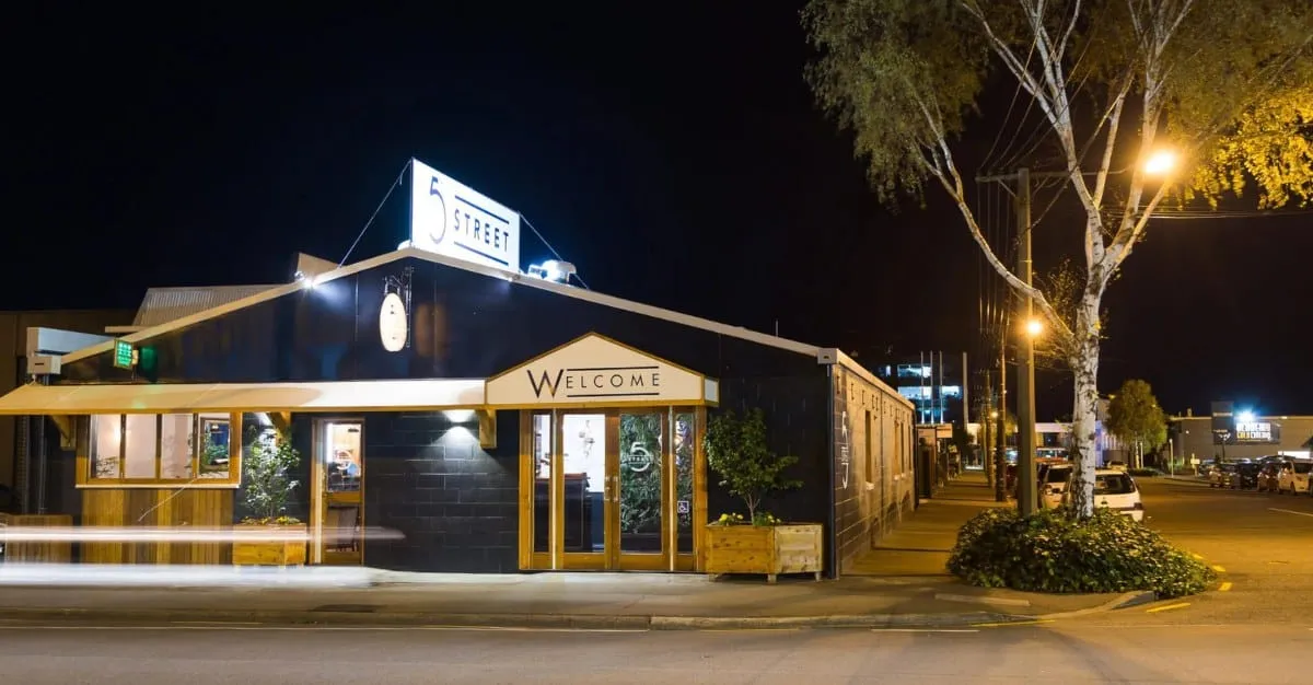 5th Street — Restaurants in Sydenham