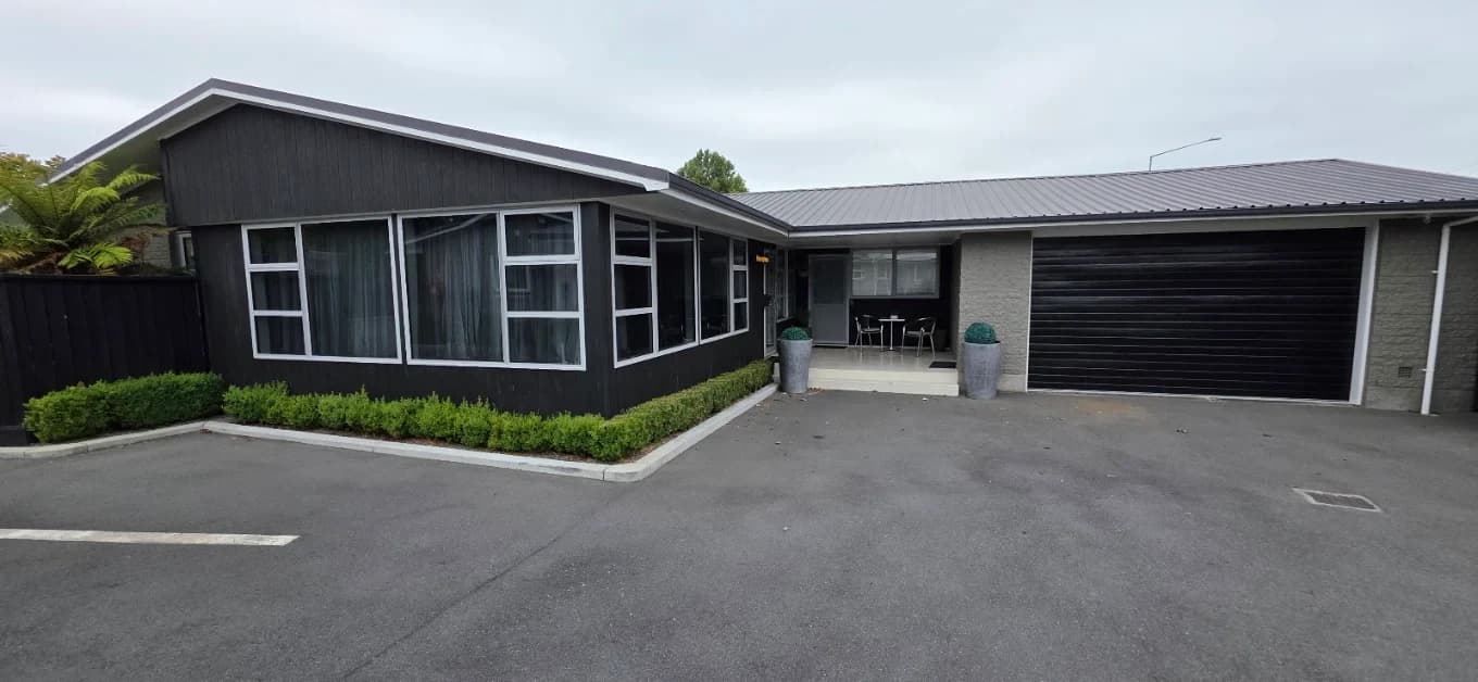 Aarburg Airport Motel — Accommodation in Christchurch