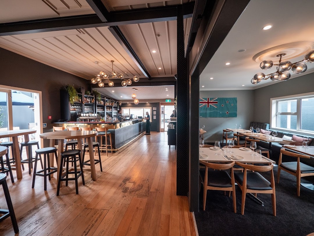 Signal Hill Restaurant — Café in Auckland