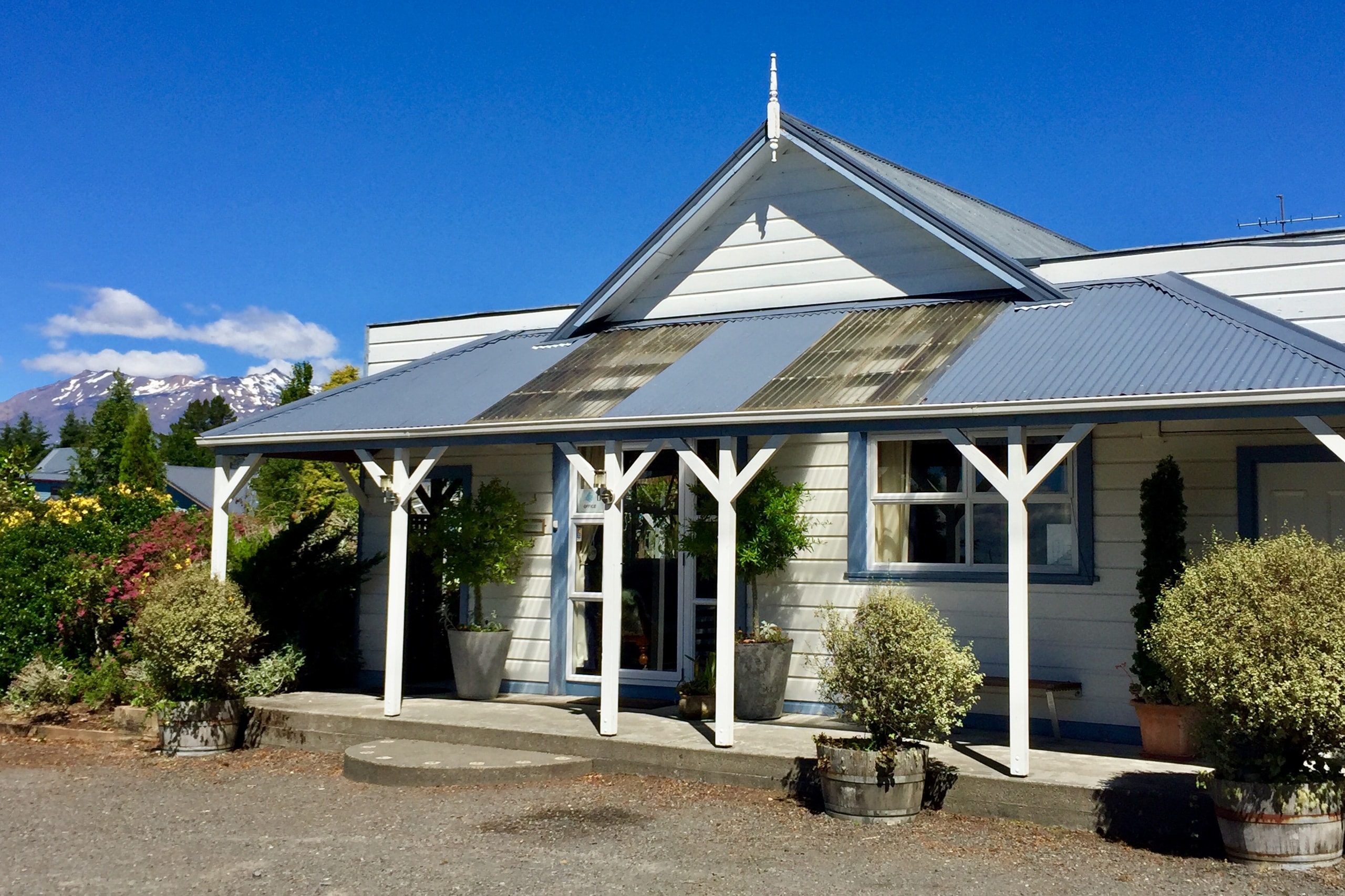 Tongariro Crossing Lodge — Accommodation in National Park Village