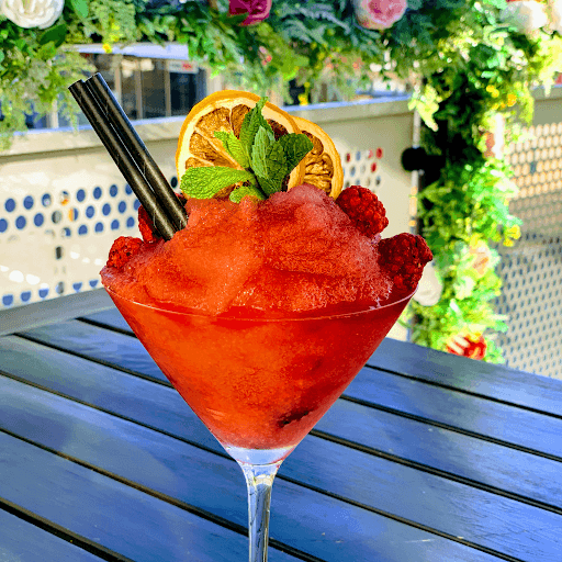 Dolce Cafe, Restaurant & Bar