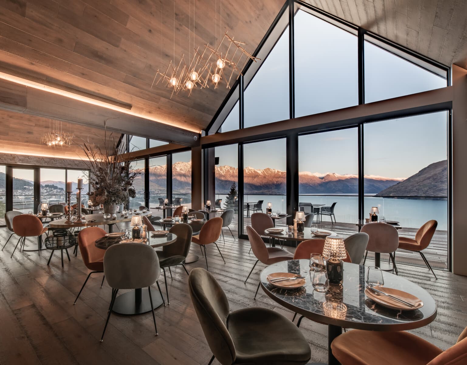 Kamana Lakehouse — Accommodation in Queenstown