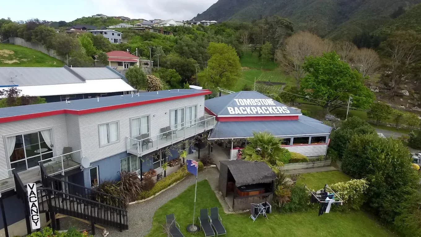 Tombstone Backpackers — Accommodation in Picton