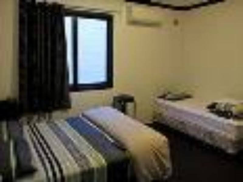 Eagles Nest Backpackers — Accommodation in Hamilton