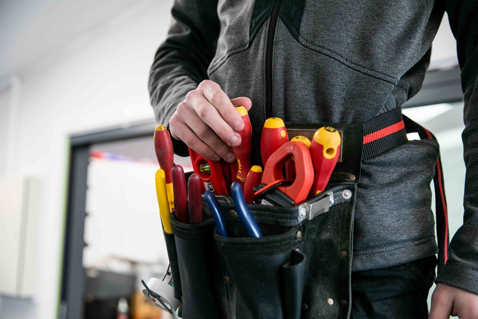 kircam — Electricians in Tauranga