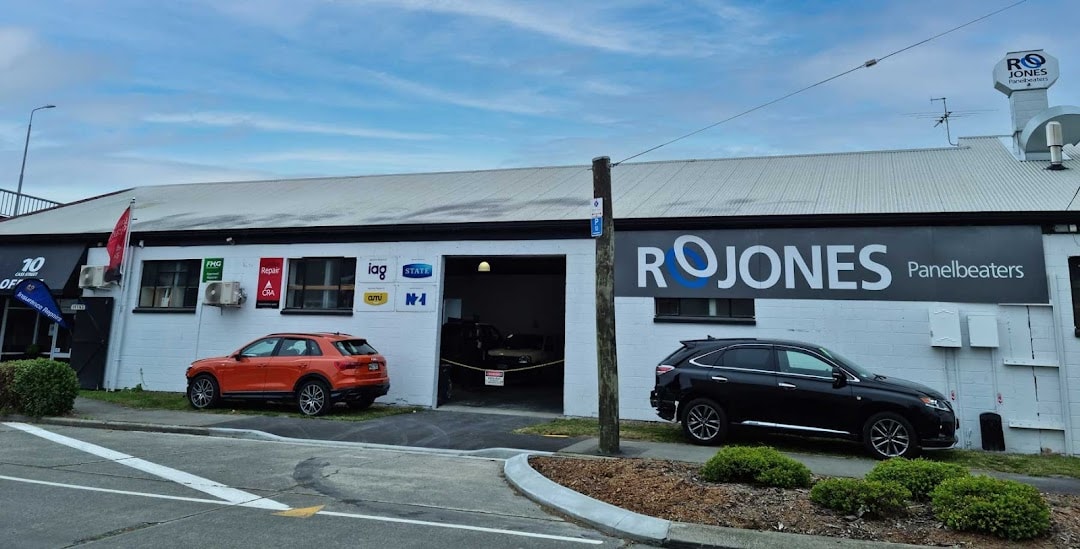 R O Jones Panelbeaters — Mechanics in Sydenham