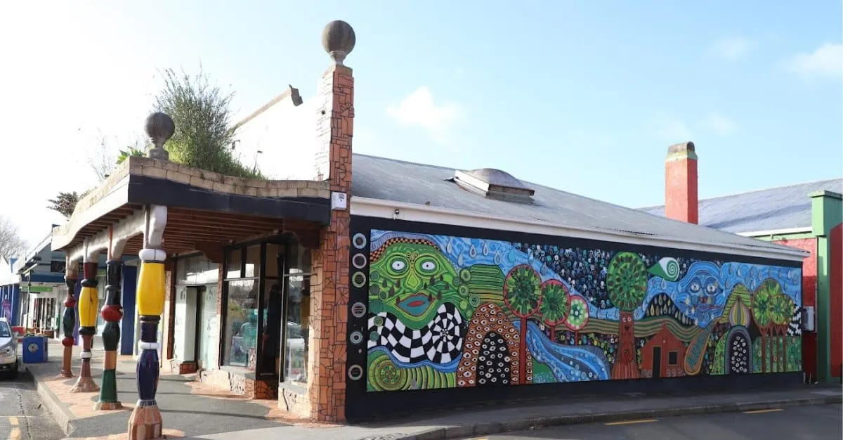 The Grass Hut — Artists in Kawakawa