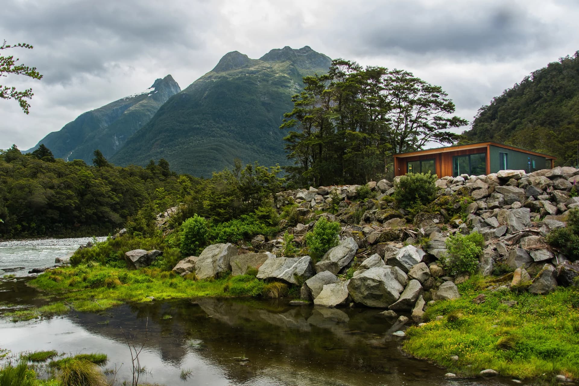 Milford Sound Lodge — Accommodation in Milford Sound