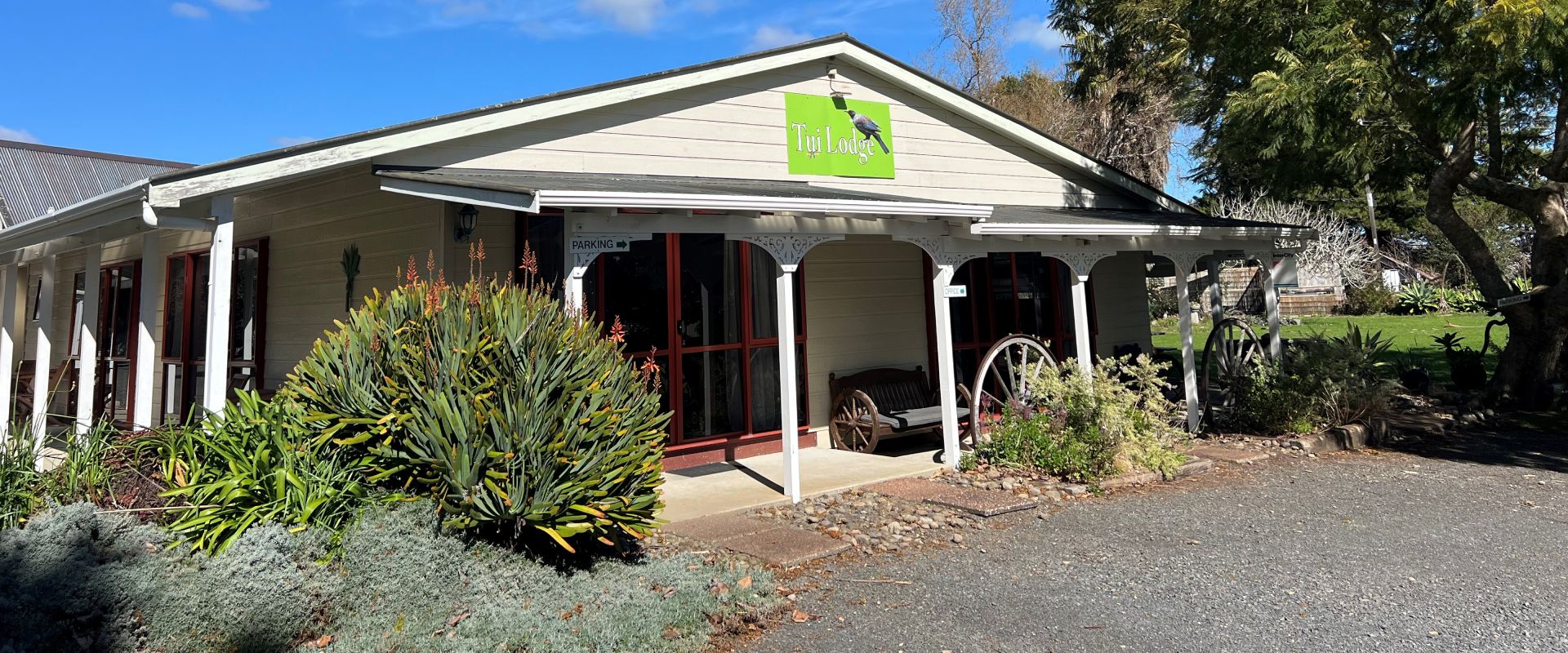 TUI Lodge — Accommodation in Coromandel