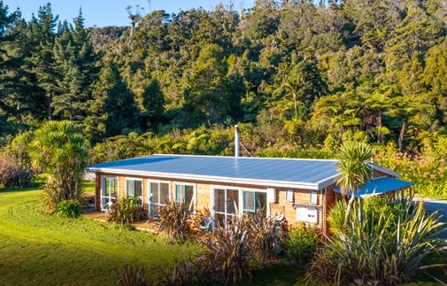Gentle Annie Coastal Enclave — Accommodation in Mokihinui