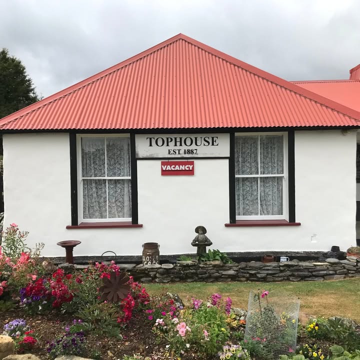 Tophouse Historic Inn — Accommodation in Tophouse