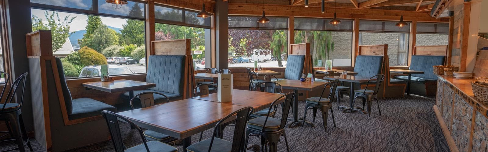 Bailiez Café & Bar — Café in Te Anau