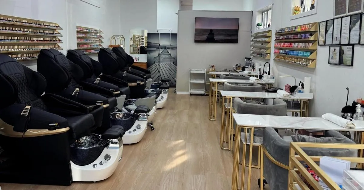 Platinum Nails — Nail Salons in Wellington