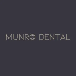 Munro Dental Logo